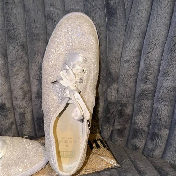 Kate Spade Keds White Pearl Sparkle Ribbon Lace Women's Casual Sneakers WO 8.5 - Picture 2 of 7